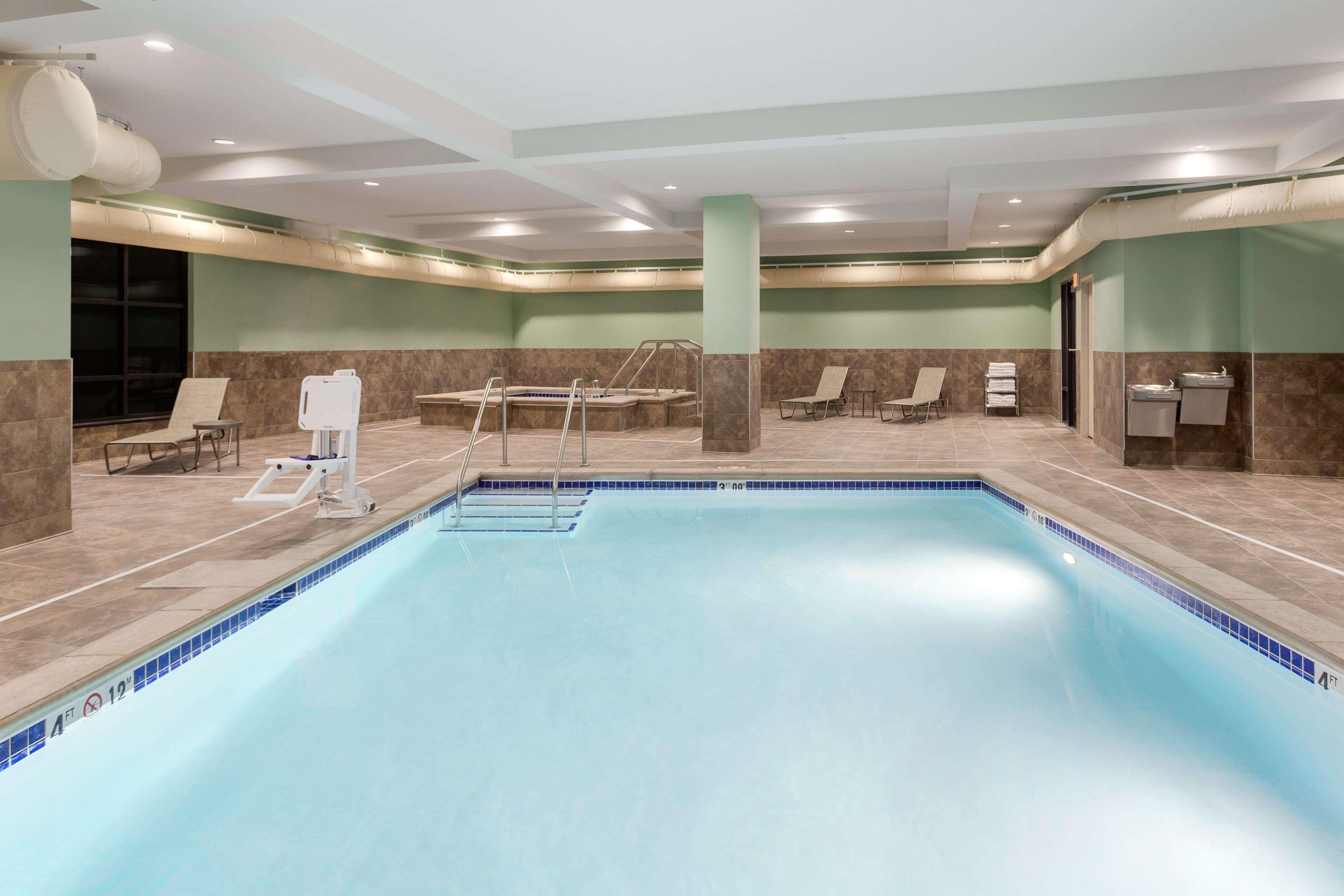 Hampton Inn & Suites West Des Moines Mill Civic Dış mekan fotoğraf